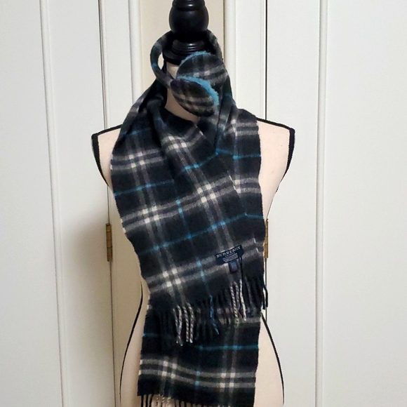 Burberry Cashmere scarf with matching earmuffs. - Picture 1 of 5